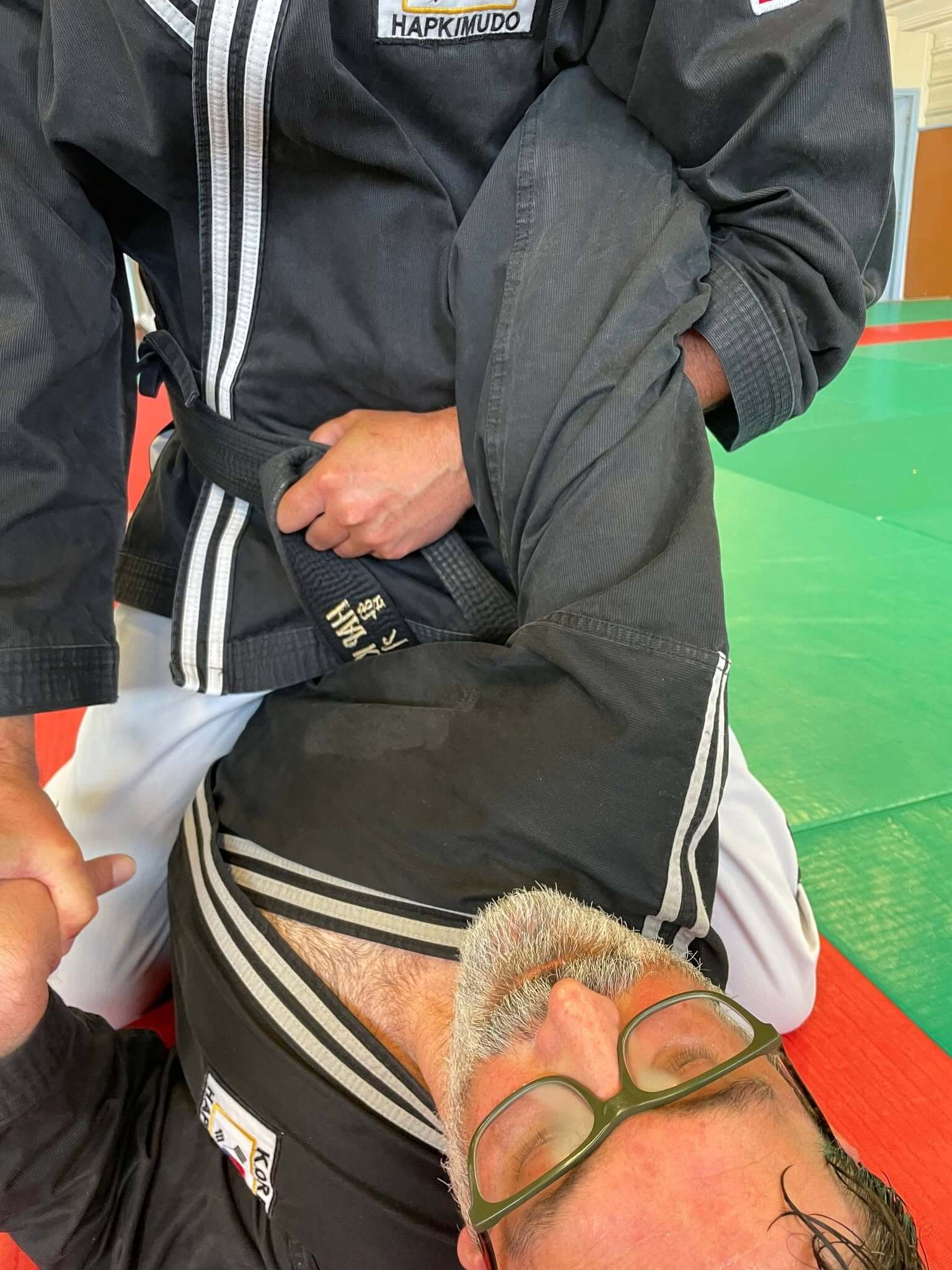 Cardio, jambes, arrestation et couteau