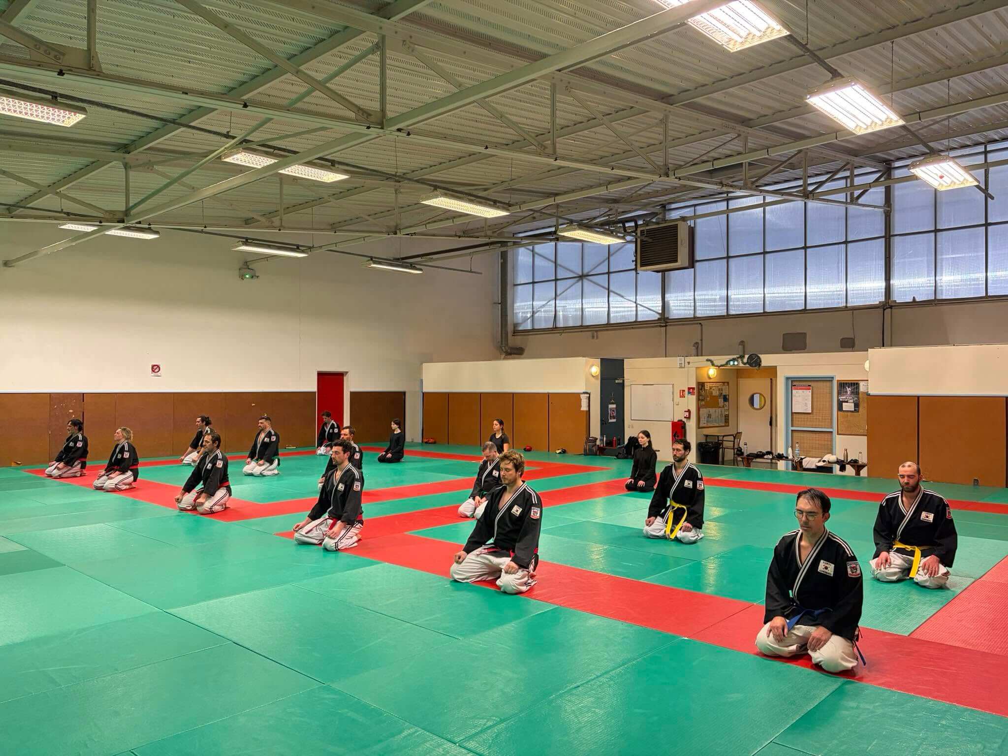 Soirée studieuse et dynamique au dojang